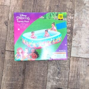 Princess Family Pool